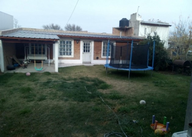 VENDO CASA 4 DORMITORIOS EN PLOTTIER