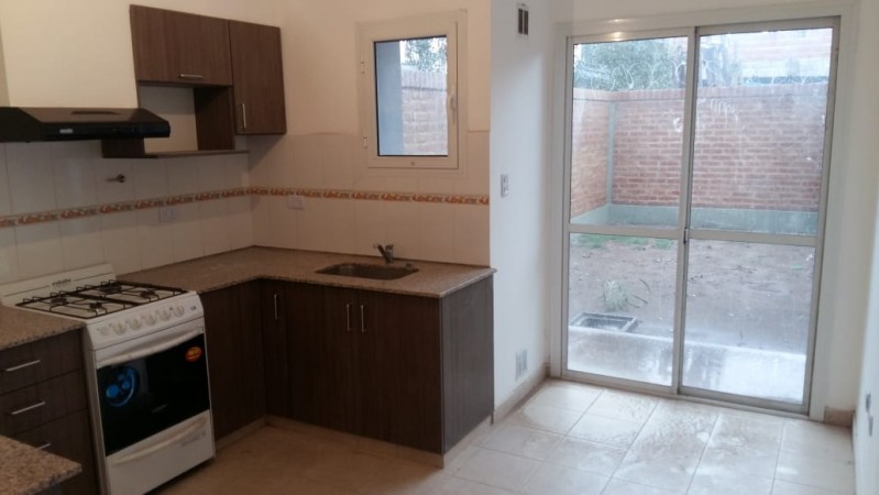 VENDO DUPLEX 2 DORMITORIOS EN CIPOLLETTI- RIO NEGRO