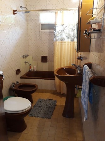 VENDO CASA 3 DORMITORIOS ZONA RESINDENCIAL BARRIO BELGRANO NEUQUEN