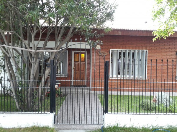 VENDO CASA 3 DORMITORIOS ZONA RESINDENCIAL BARRIO BELGRANO NEUQUEN