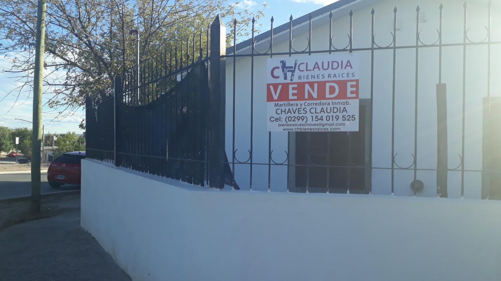 ¡Oportunidad unica! Venta de espaciosa casa de 5 dormitorios en  Bo Melipal de Neuquen. CH Claudia Bienes Raices te invita a descubrir tu hogar ideal.