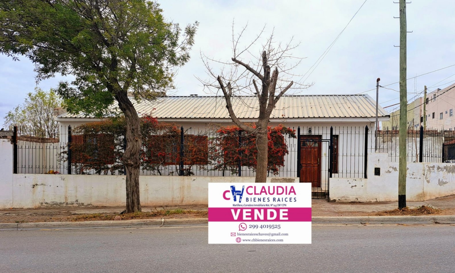 ¡Oportunidad unica! Venta de espaciosa casa de 5 dormitorios en  Bo Melipal de Neuquen. CH Claudia Bienes Raices te invita a descubrir tu hogar ideal.